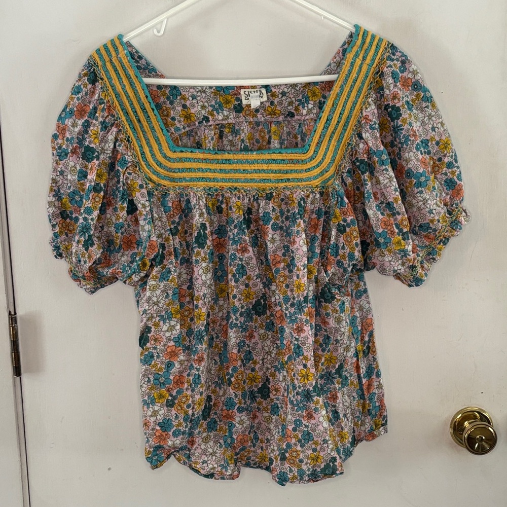 Sister Mary lavender floral short puffy sleeve blouse with embroidery Size XL
